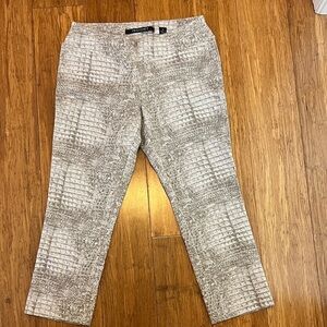 54. INSIGHT cropped leggings/pants, size 2, tan & white, Like new!